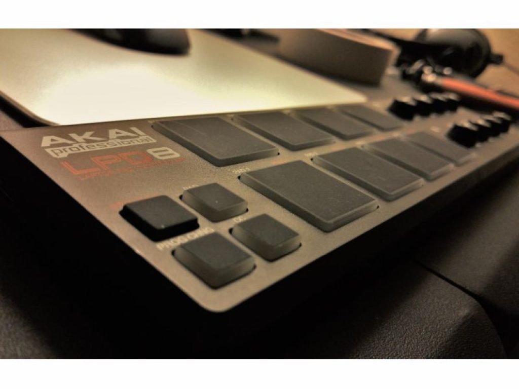 AKAI Professional LPD8 real picture