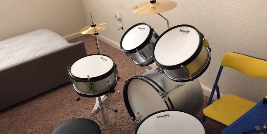 junior's drum kit
