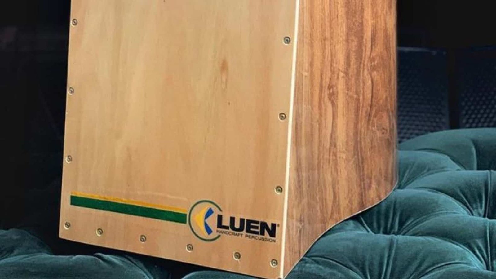 How to Play Cajon? Complete Review SimplyDrum