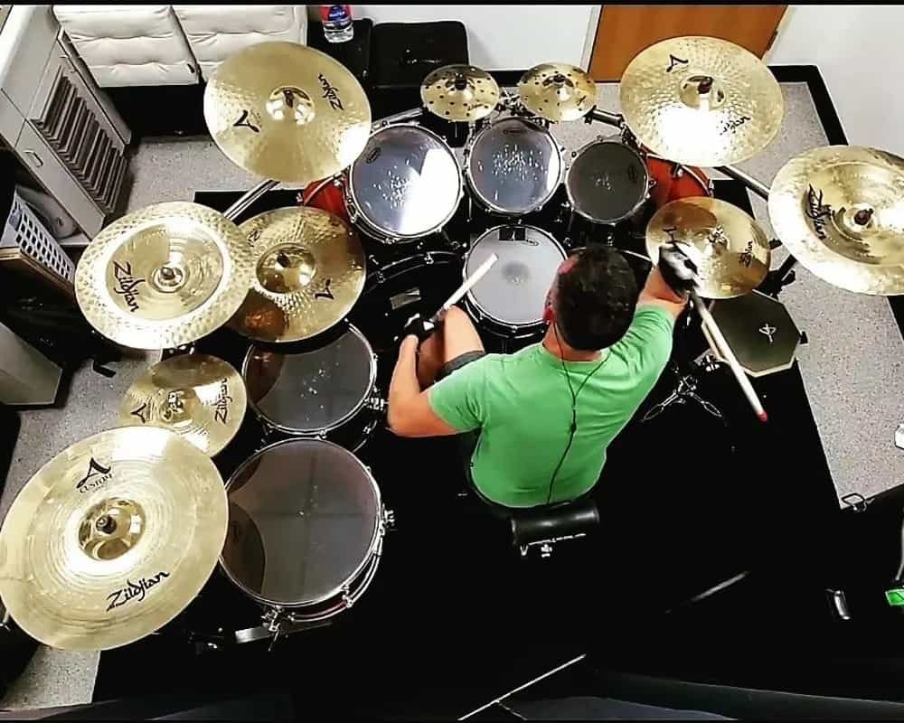 man play drum